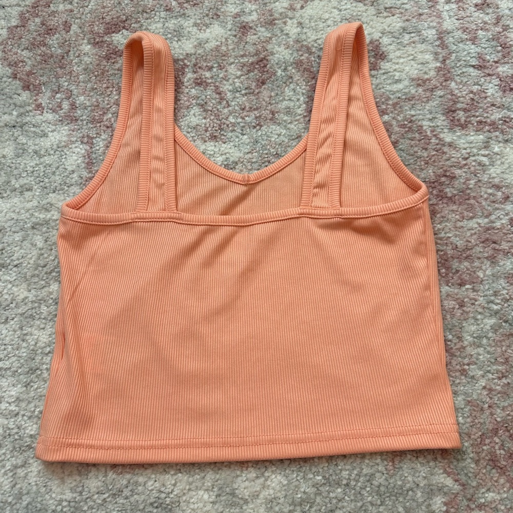 Basic shein tank - Picture 2 of 3